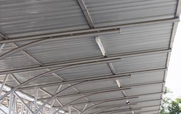 installing Lunan metal roofing